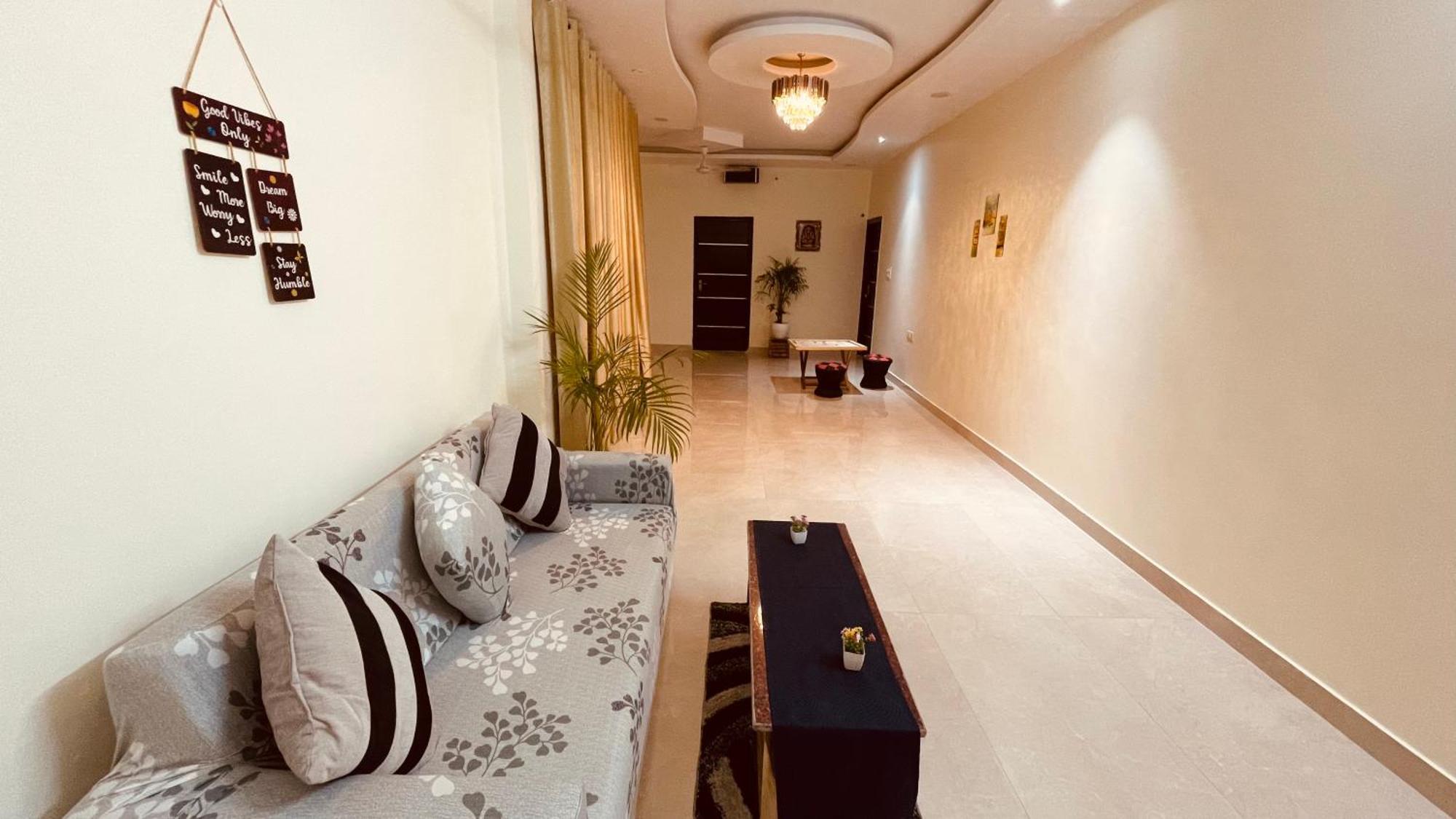 לקנאו Atulyam Stays Sushant Golf City מראה חיצוני תמונה