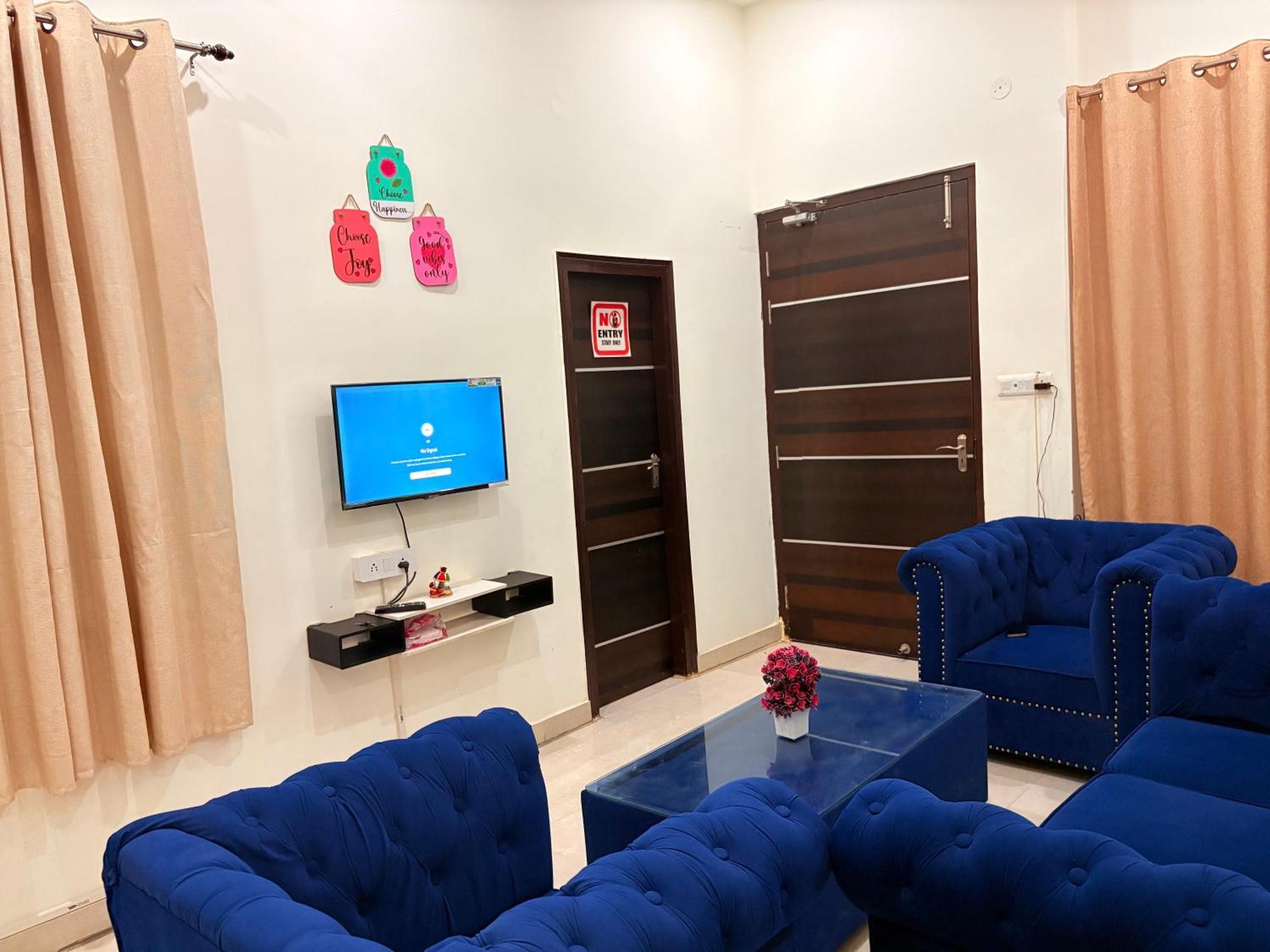 לקנאו Atulyam Stays Sushant Golf City מראה חיצוני תמונה